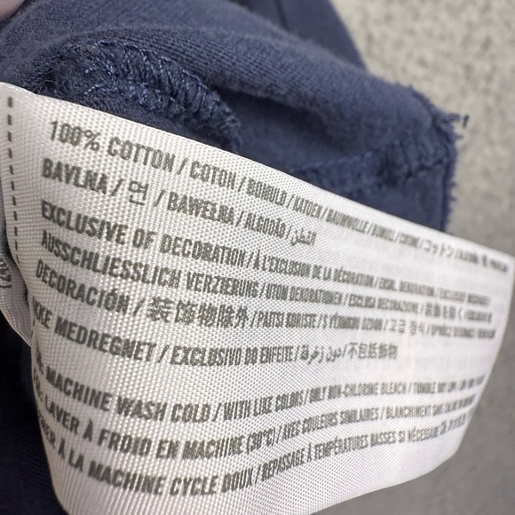 Men’s Abercrombie and fitch Tshirt size large preowned button detail - Picture 5 of 8